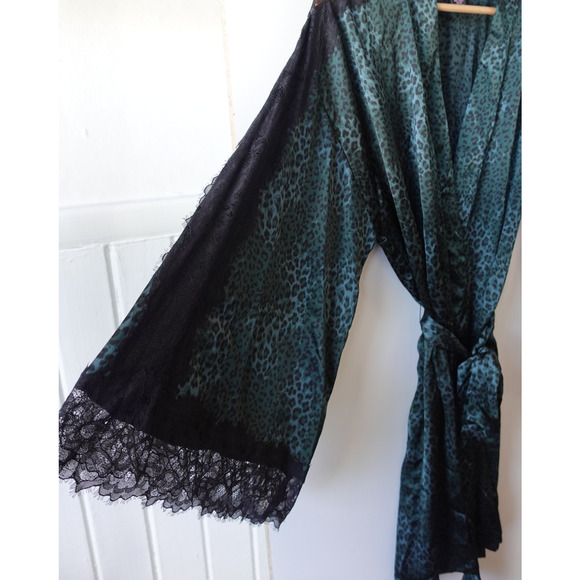 Victoria's Secret Robe Womens XS S Green Leopard Print Lace Satin Kimono Belted - Picture 3 of 10